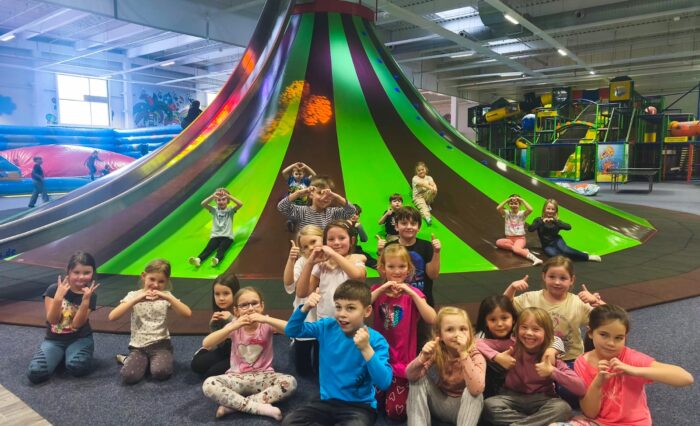 f82a33e9-e194-4b12-a365-0f00ebd86c5e (1)